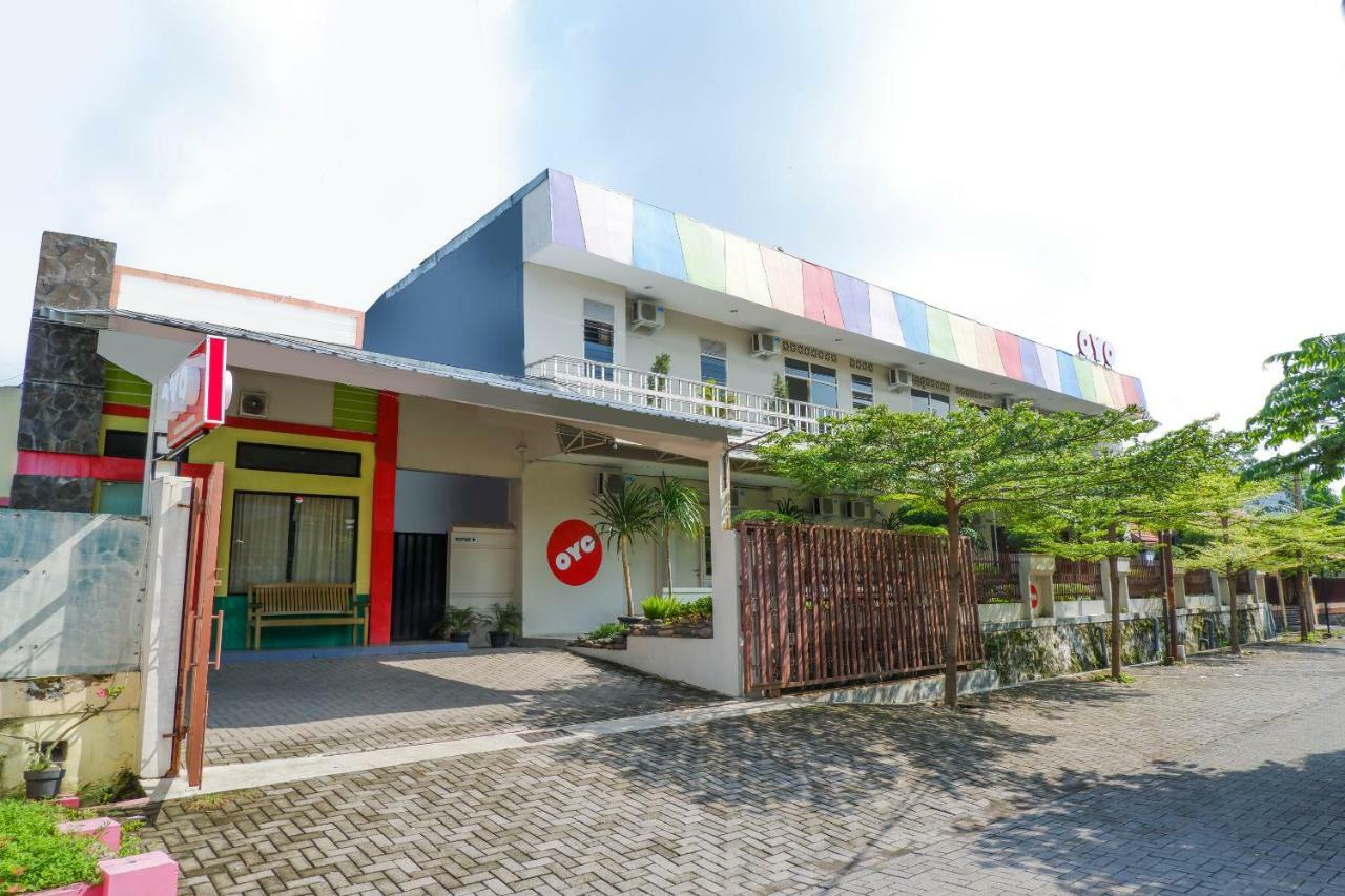 New Mira Hotel Semarang Exterior foto
